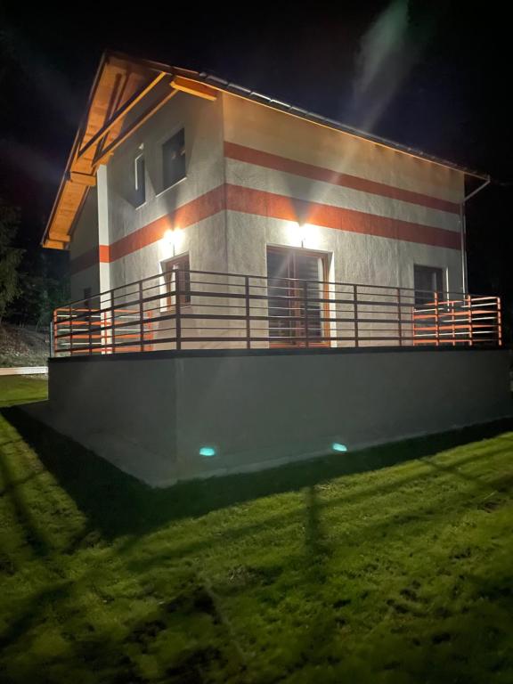 Το κτήριο όπου στεγάζεται  το διαμέρισμα