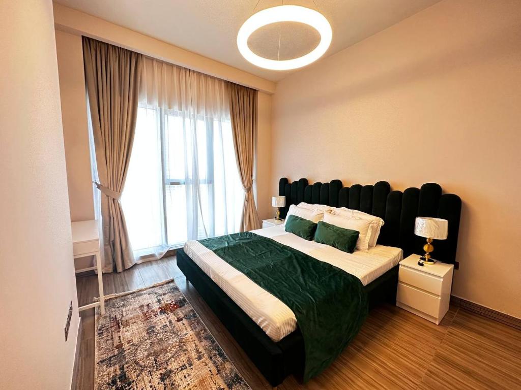 Postel nebo postele na pokoji v ubytování Brand New 1 Bedroom in Luxury MBL Residence in JLT