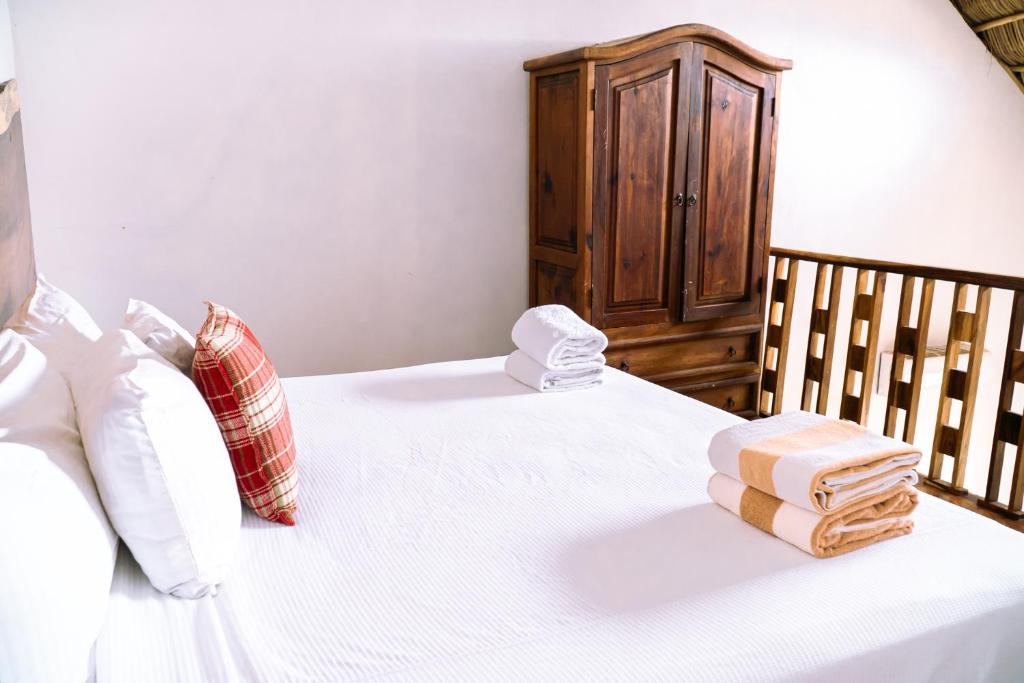 Hotel de Asis - Sala Familiar Con Balcón