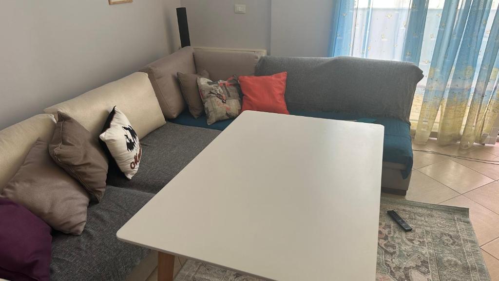 Lovely beach front apartment. - Imazhi 9