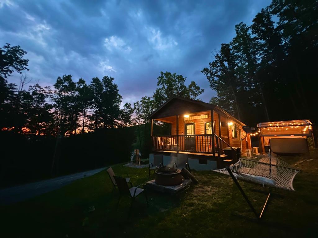 Dreamy Couples Cabin in the Shenandoah Forrest photo
