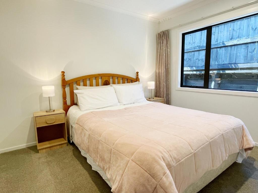 Modern,Spacious 5 bedroom house in north Hamilton - Resim 2