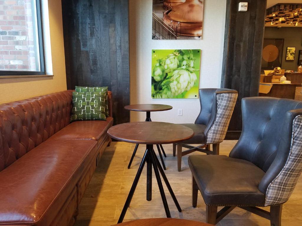 Posezení v ubytování SpringHill Suites by Marriott Bend