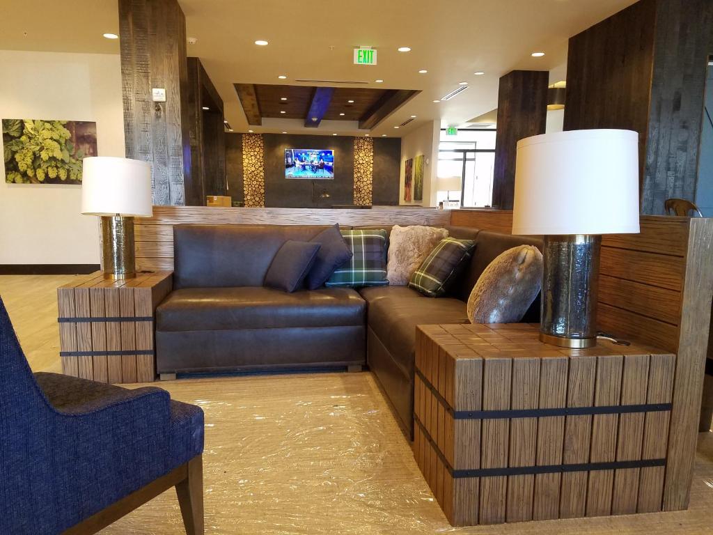 Posezení v ubytování SpringHill Suites by Marriott Bend