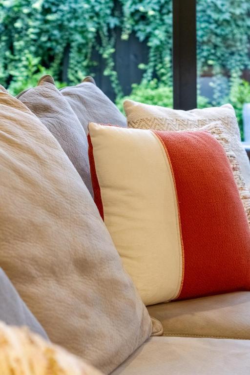 Downtown Delight 2 Bed 1 Bath - Single Garage - Resim 9