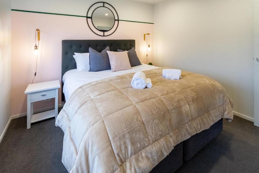 Downtown Delight 2 Bed 1 Bath - Single Garage - Resim 7