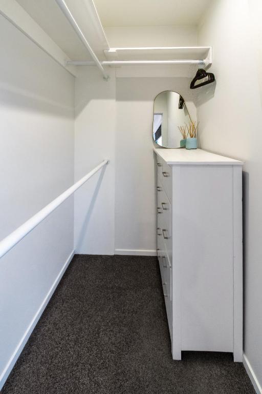 Downtown Delight 2 Bed 1 Bath - Single Garage - Resim 29