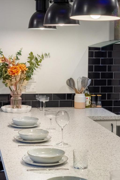 Downtown Delight 2 Bed 1 Bath - Single Garage - Resim 11