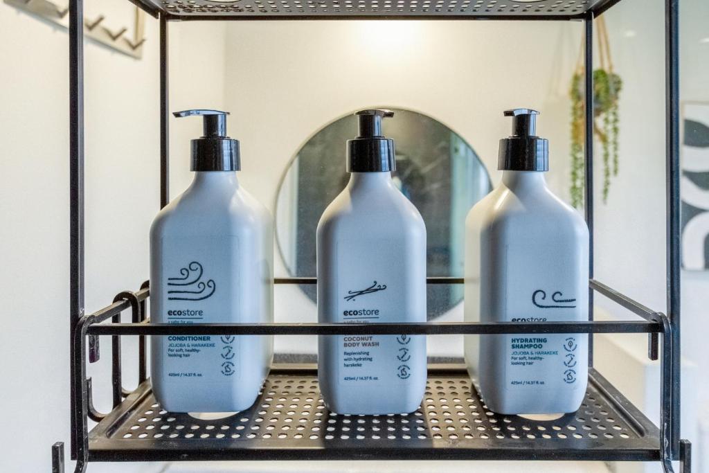 Downtown Delight 2 Bed 1 Bath - Single Garage - Resim 35