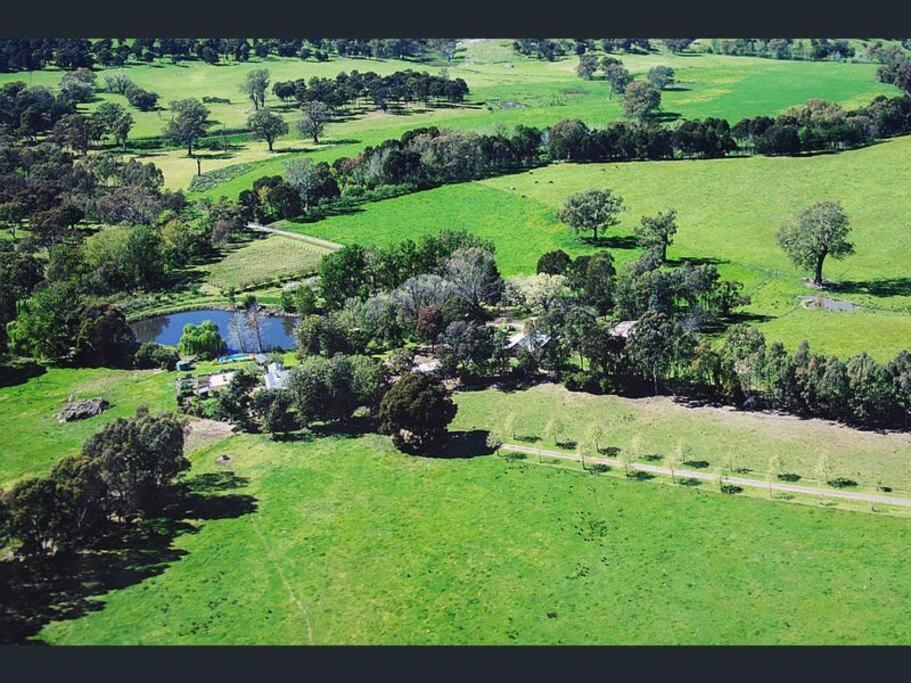 Ett flygfoto av Glenisla Farm House