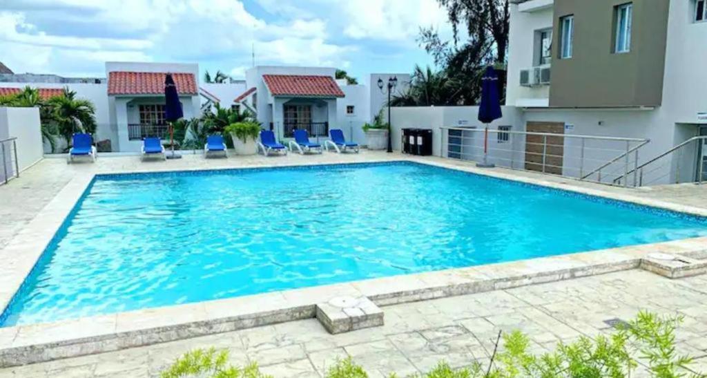 Bazén v ubytování Boca del mar apartamento de lujo en boca chica nebo v jeho okolí