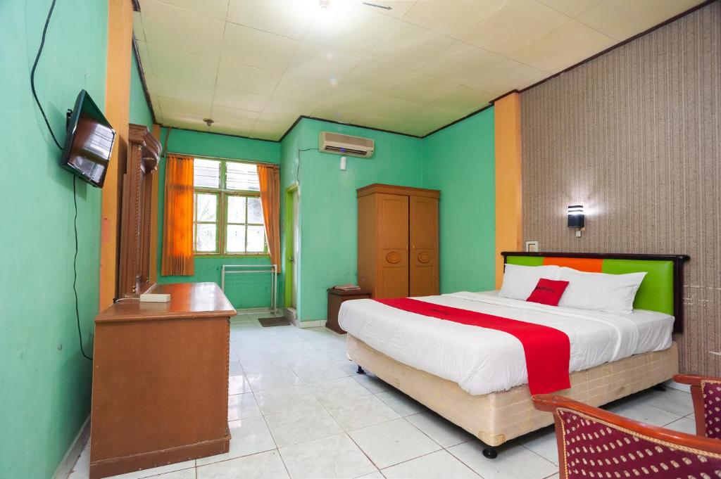 Reddoorz Syariah At Hotel Matahari 2 - Deluxe Queen Room