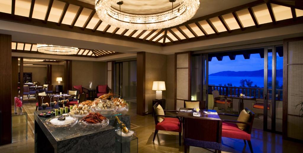 Nápoje v ubytování The Ritz-Carlton Sanya, Yalong Bay