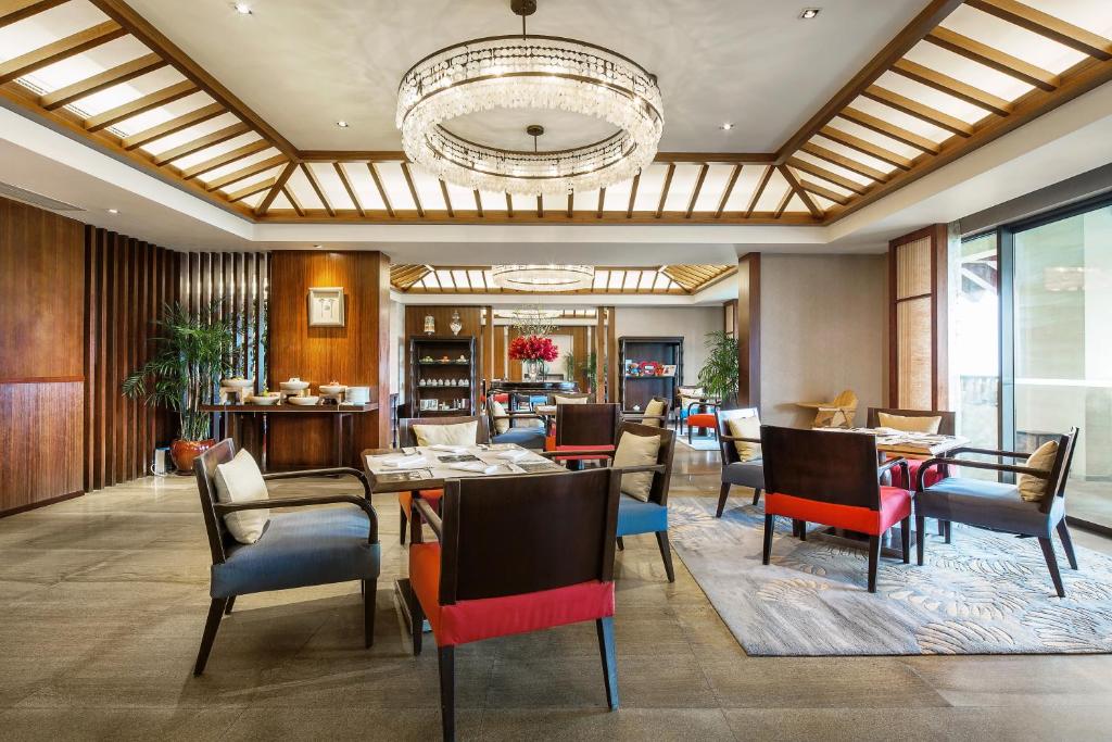 Posezení v ubytování The Ritz-Carlton Sanya, Yalong Bay