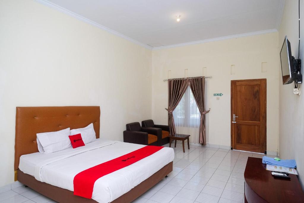 RedDoorz Syariah near Alun Alun Wonosari - Chambre Double De Luxe