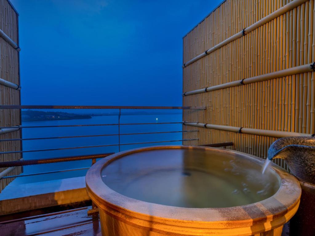 アパホテル＆リゾート加賀片山津佳水郷 利い 特別宿泊券 