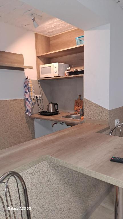 Noclegi , pokoje gościnne - Viervoudige Kamer Met Gedeelde Badkamer