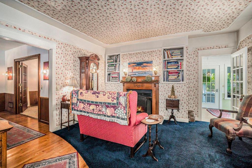 Yelton Manor Bed and Breakfast photo