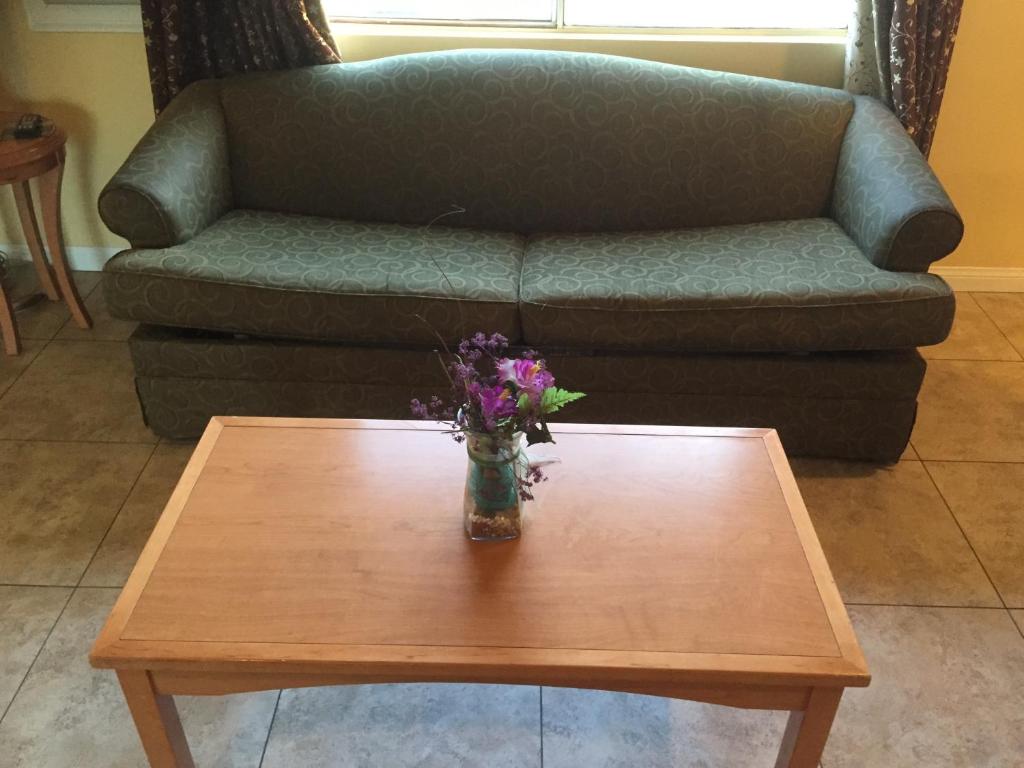 Bayshore Inn Ventura - Superior Family Room