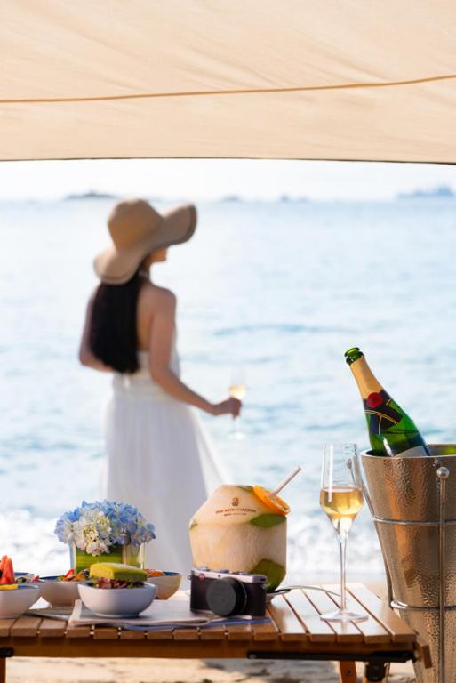 Nápoje v ubytování The Ritz-Carlton Sanya, Yalong Bay