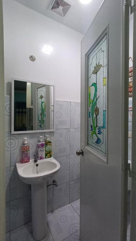 Koupelna v ubytování Jens Samal Vacation Rental - Centrally Located - Fully Furnished 2br WIFI
