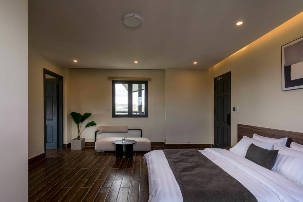 Meek - Home and Coffee - 16