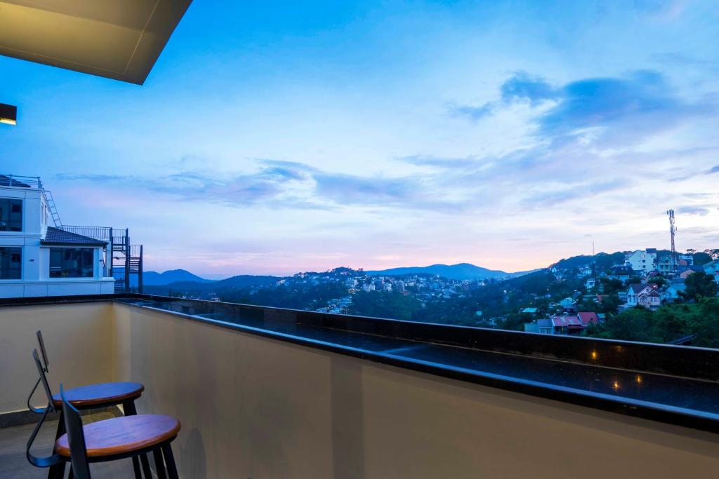 Nespecifikovaný výhled na hory nebo výhled na hory při pohledu z hotelu