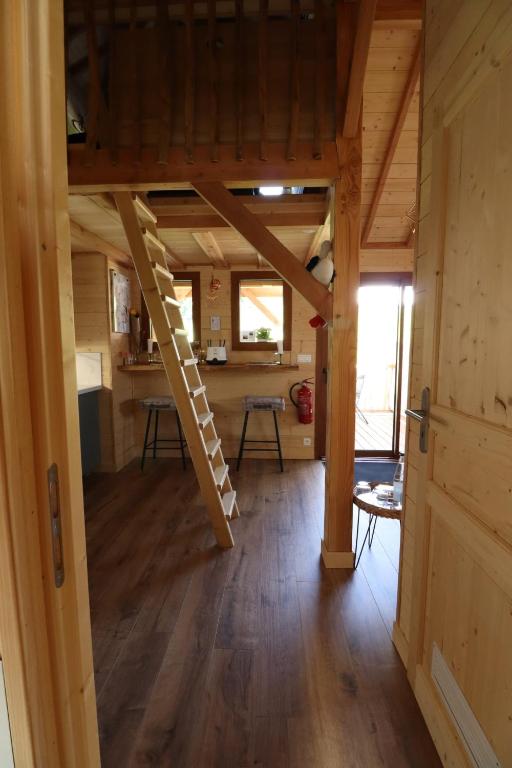 Fotografia z galérie ubytovania La cabane au bain perché v destinácii Aspach