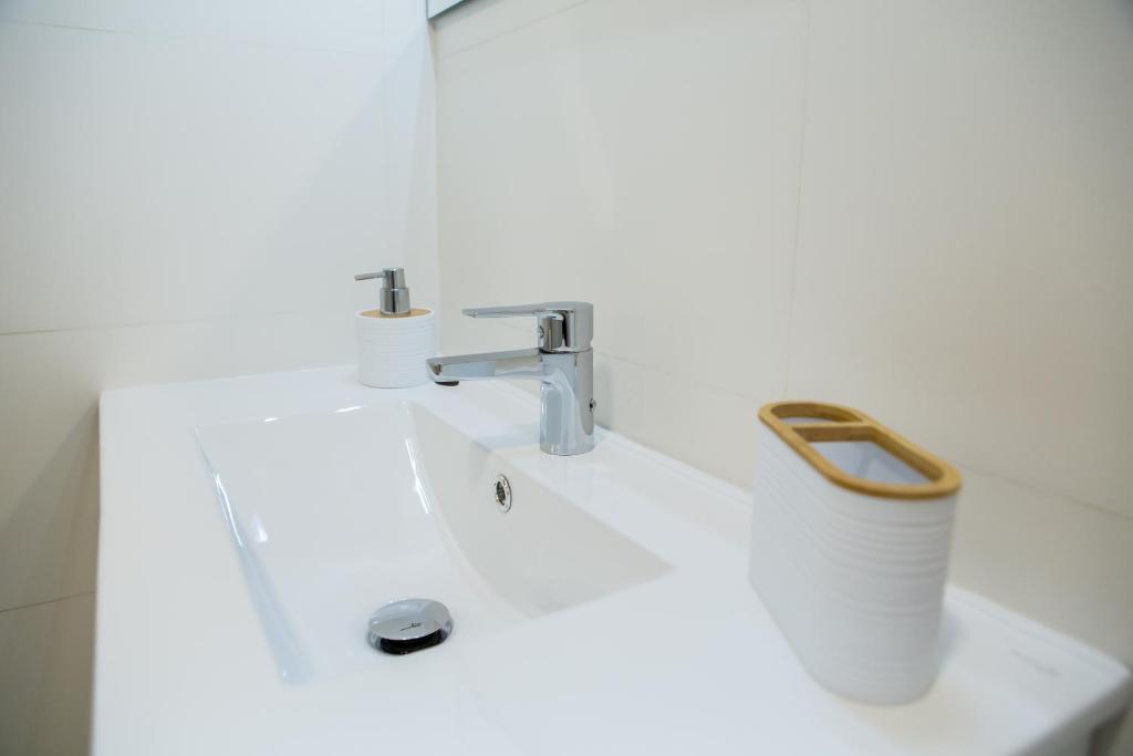 A bathroom at Apartamentos Linersol
