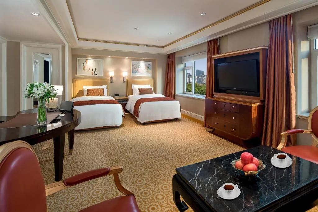 Diplomat Deluxe Twin Room