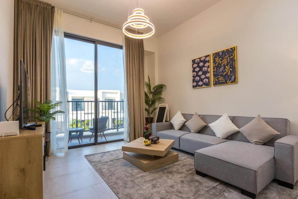 Posezení v ubytování Nasma Luxury Stays - Luxury Seaside Villa with Private Pool By The Sea