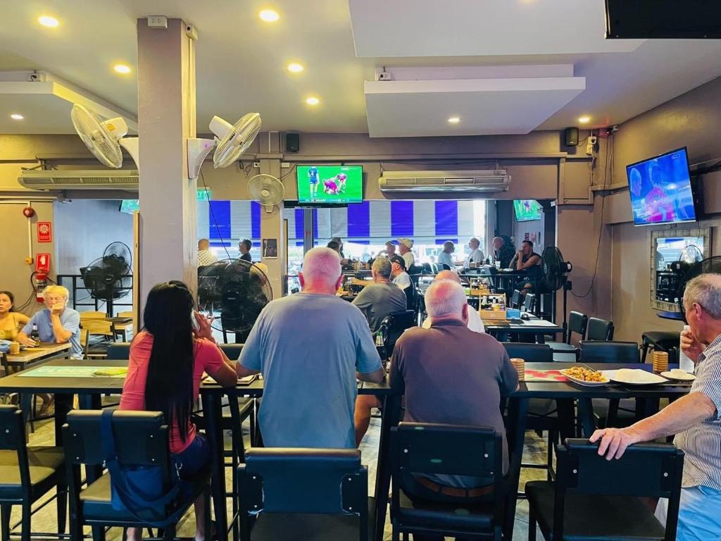 The Sports Lounge - Resim 11