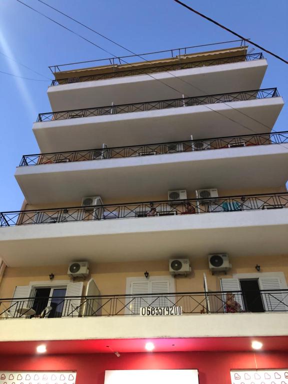 Center Hotel Pirro