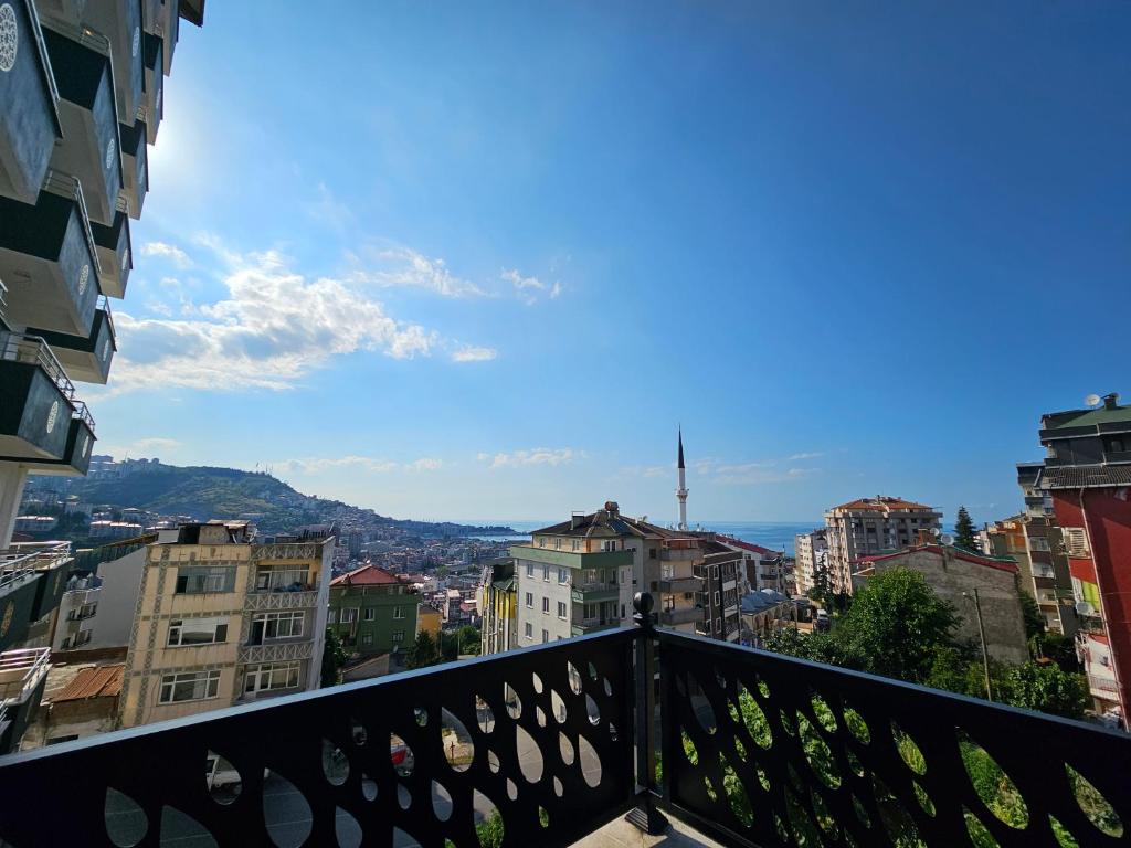 Nespecifikovaný výhled na hory nebo výhled na hory při pohledu z aparthotelu