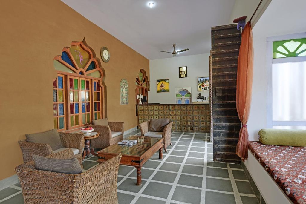 Posezení v ubytování Pushkar Fort - Luxury Heritage Resort