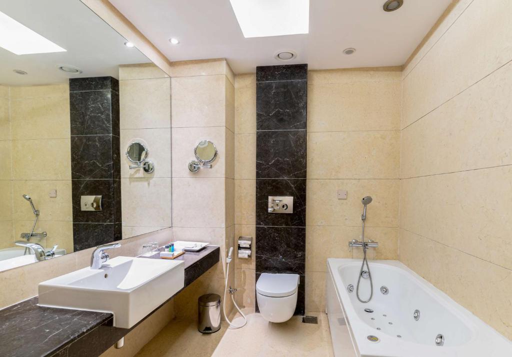 Kupatilo u objektu Radisson Hotel Kathmandu