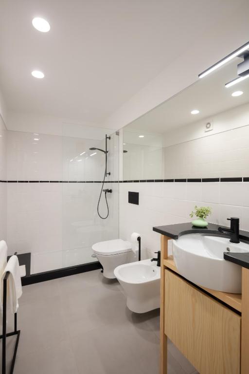 Gateway House Studio Apartments - 4