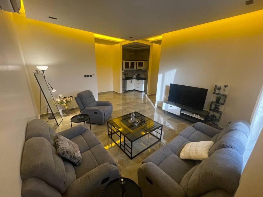 Self check in Apt with terrace•5 min to boulevard