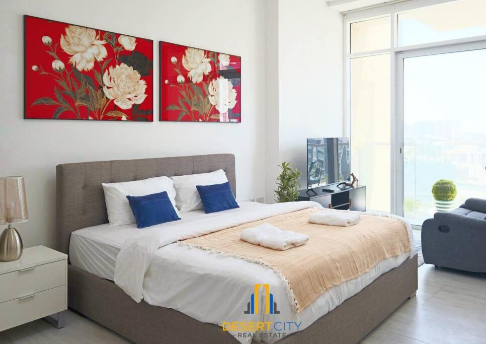 Luxurious Studio in JVC, Hosted by Desert City Stays