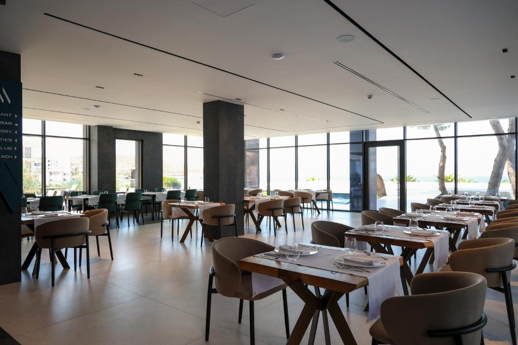 Restaurace v ubytování Mango Luxury Resorts