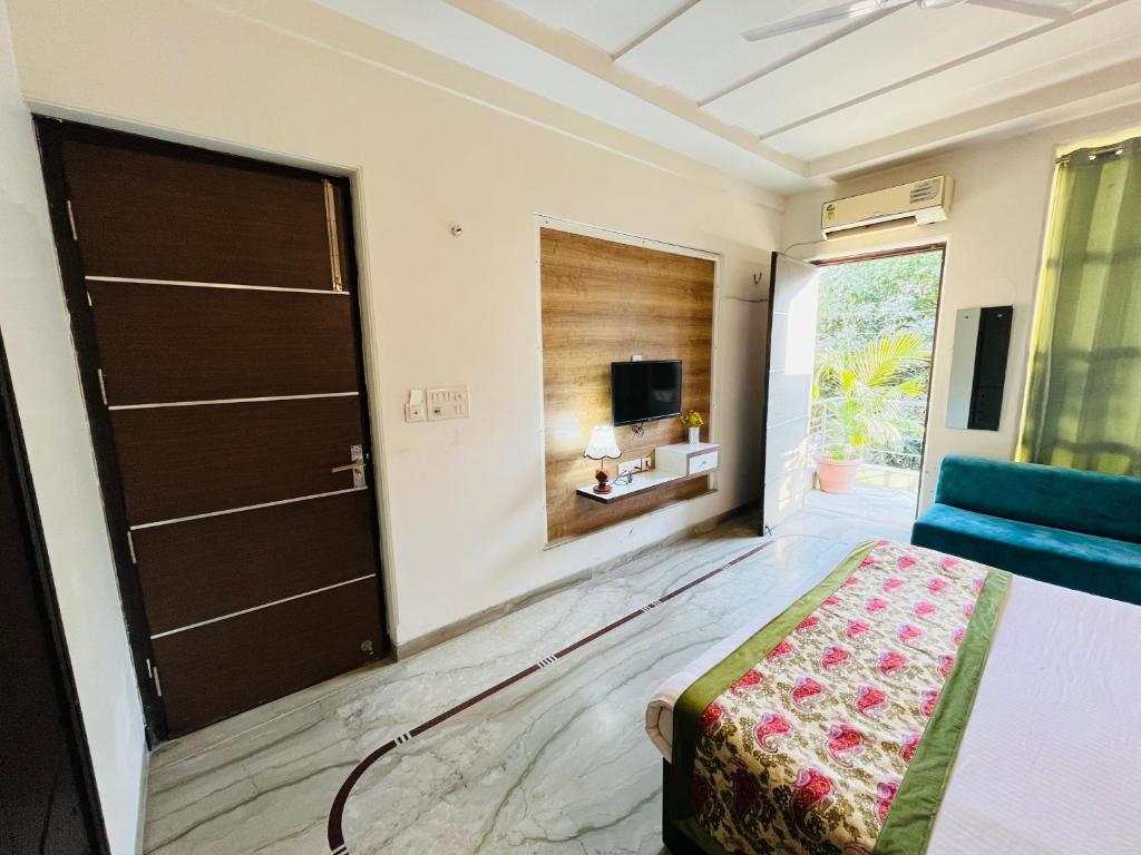 Postel nebo postele na pokoji v ubytování Hotel Dayal Regency near IMT Chowk Manesar, Manesar