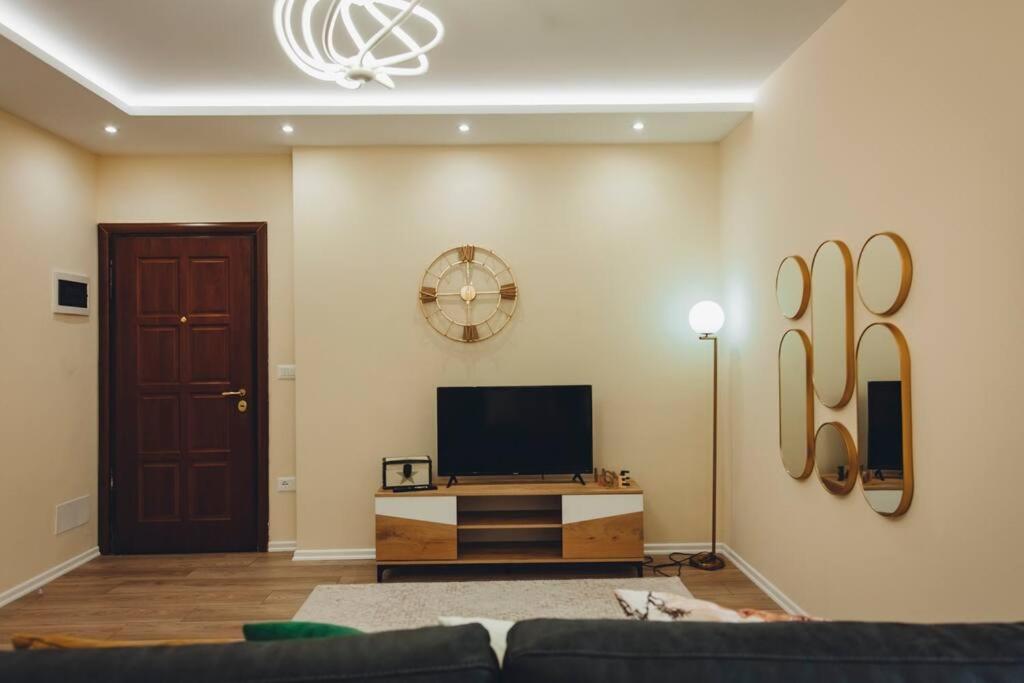 Luxury Apartment at Myslym Shyri - Imazhi 8