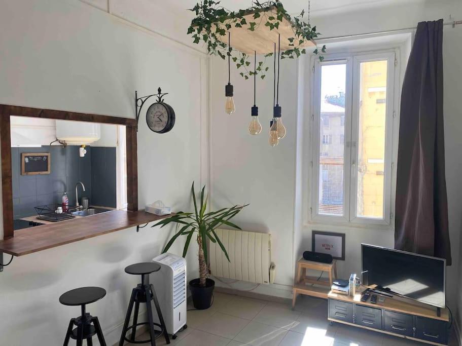 Photo de la galerie de l'établissement Entre gare Saint Charles et vieux port, à Marseille