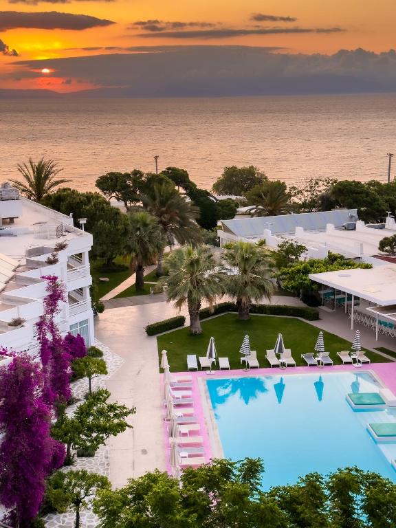 Bazén v ubytování Marathon Beach Resort nebo v jeho okolí