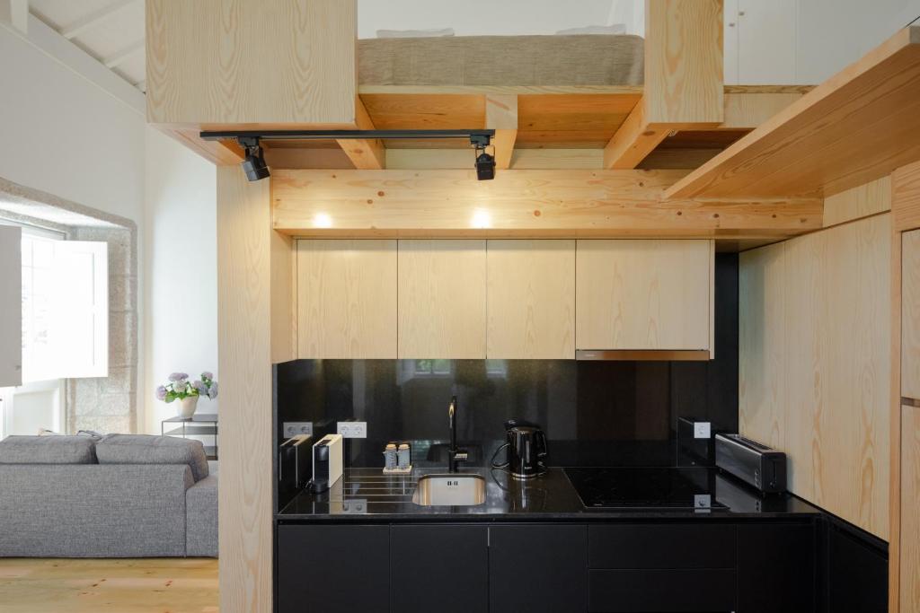 Gateway House Studio Apartments - 16