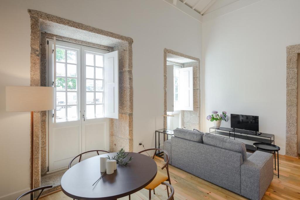 Gateway House Studio Apartments - 15