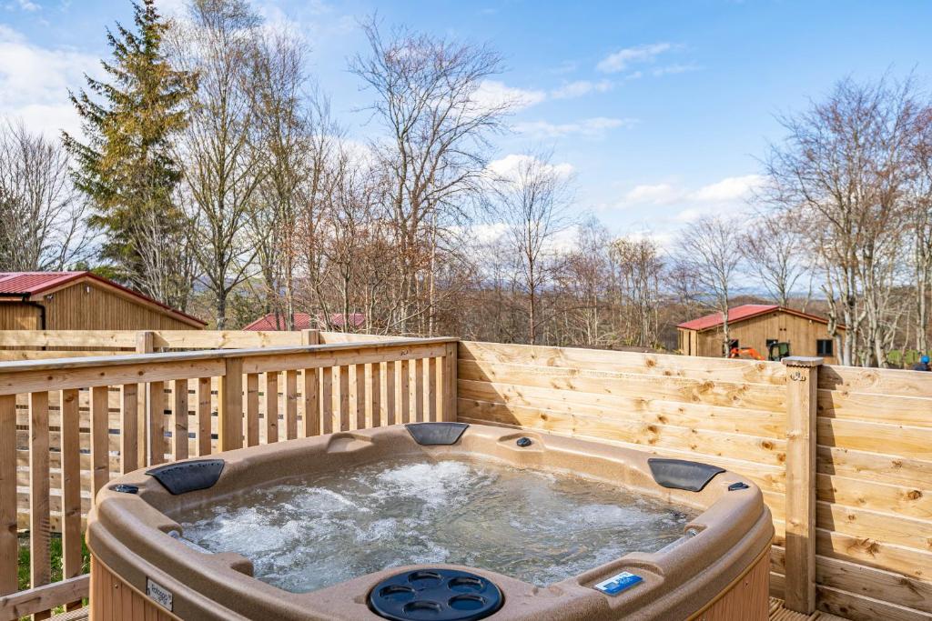 Fotografie z fotogalerie ubytování Breckland House with Hot Tub v destinaci Belladrum