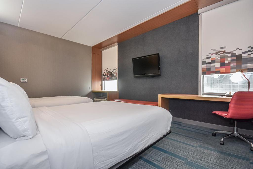 Aloft Charlotte City Center - En L'air, Chambre D'hôtes, 2 Reine