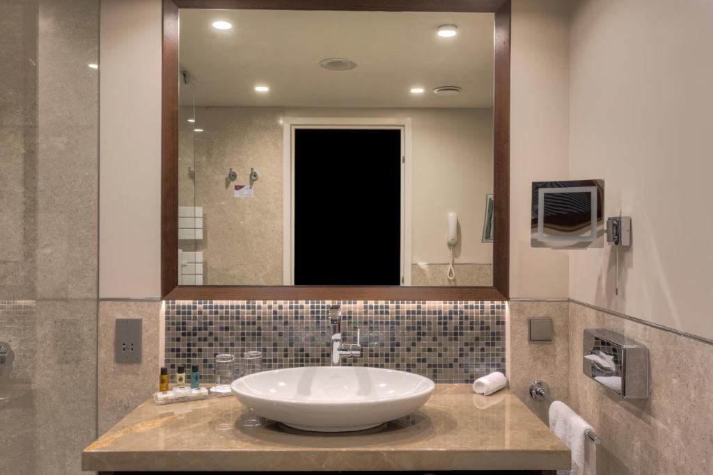 
Premium Queen Room with Balcony
