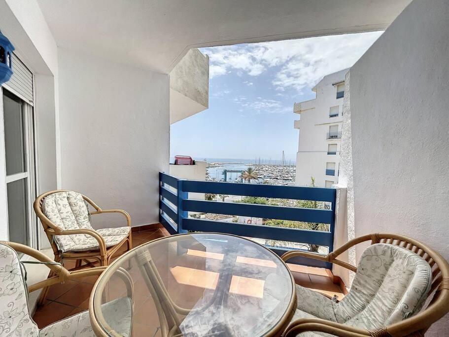 Oferta última hora! Con vistas al mar y piscina i Estepona ...
